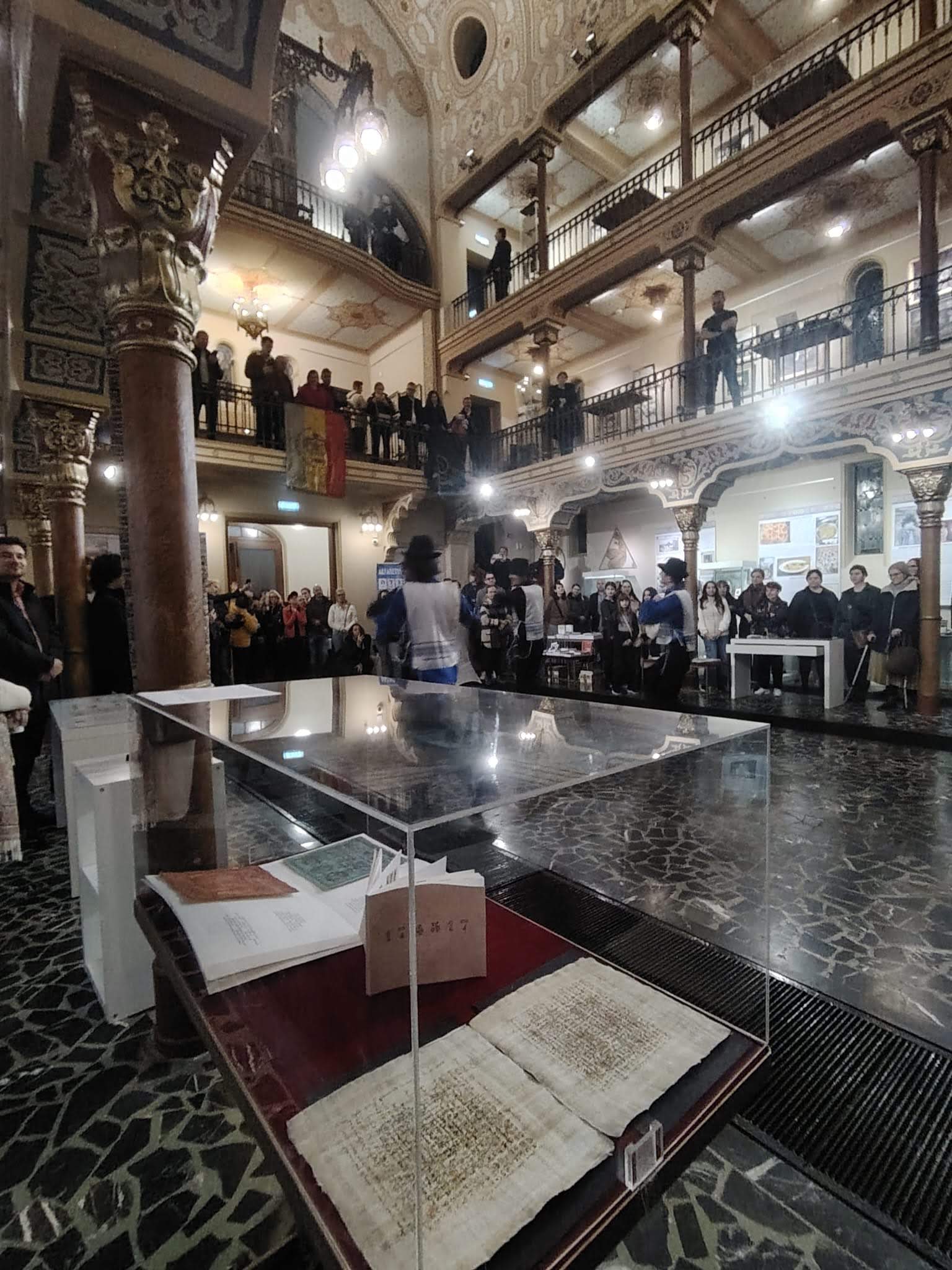 exposition à la synagogue Templu Unirea Sfântâ Bucarest